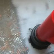 Abrasive recovery blasting on a metal surface with Pressure TOP to remove oxidation, protective coatings and old paint